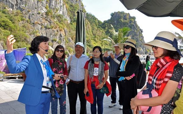 Hanoi shore tours ensure top quality with expert guides, comfort, and authentic cuisine