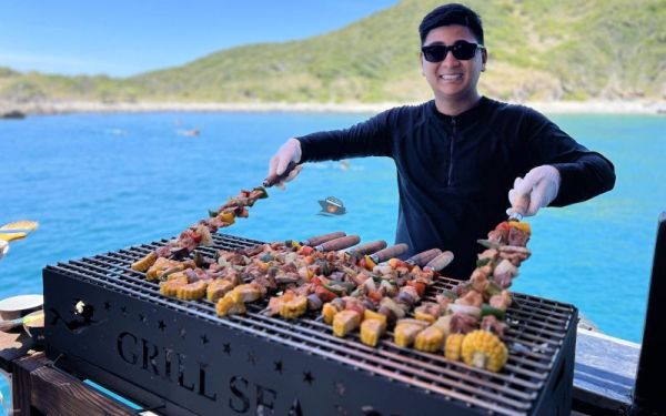BBQ Onboard offers boat diving and grilled seafood in a cultural setting