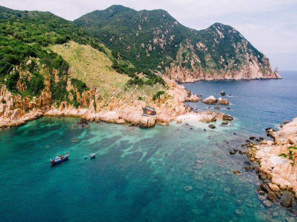 Private Trekking Tour At Nui Chua National Park And Vinh Hy Bay