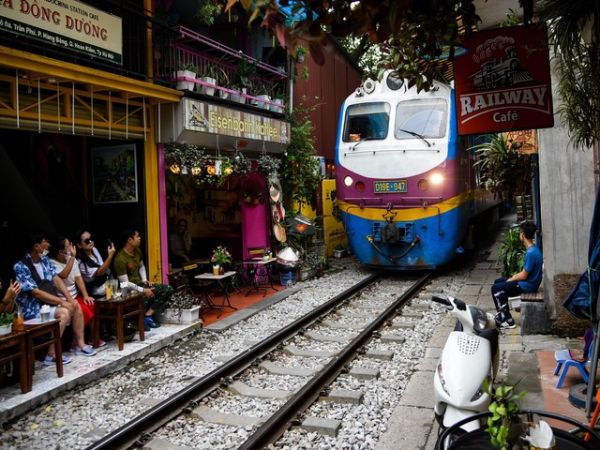 Hanoi Train Street Cafe