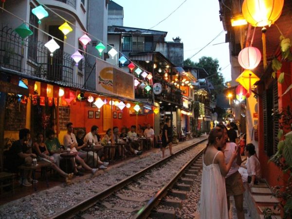 Hanoi Train Street Cafe