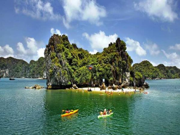 Lan Ha Bay Vietnam