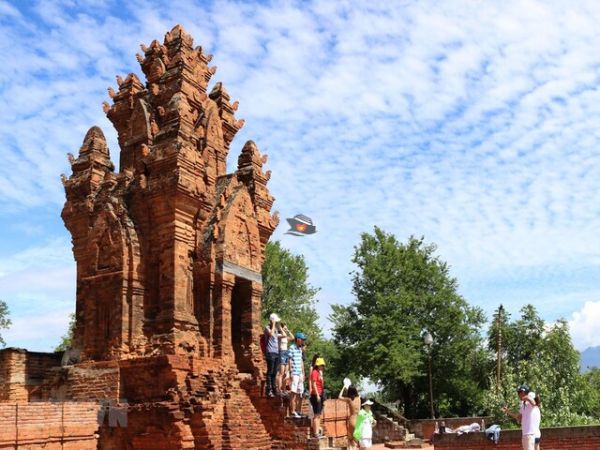 Po Klong Garai Cham Towers