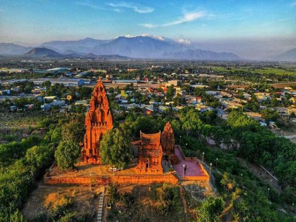 Po Klong Garai Cham Towers