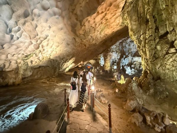 Sung Sot Cave Halong Bay
