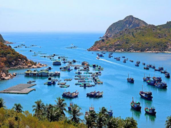 Vinh Hy Bay Vietnam