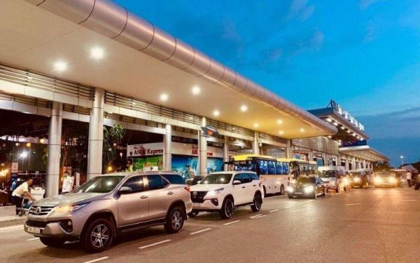 Private car services offer flexible, cost-effective transfers for individuals and large groups