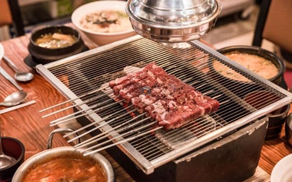 Seoul tours ensure comfort with water, meals, and cruise port pickup included